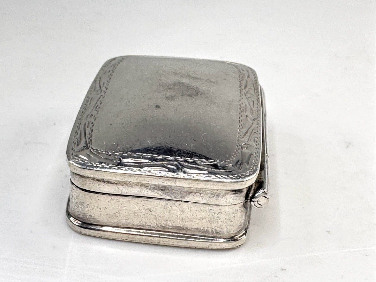 Vintage Sterling Silver Engine Turned Rectangular Pill Box 40x26x12mm 16g SS355
