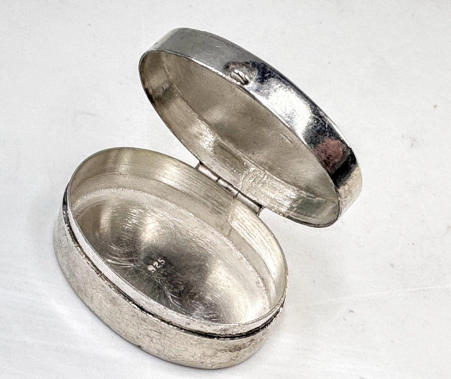 Vintage Sterling Silver Engraved Oval Pill Trinket Box Floral SS357