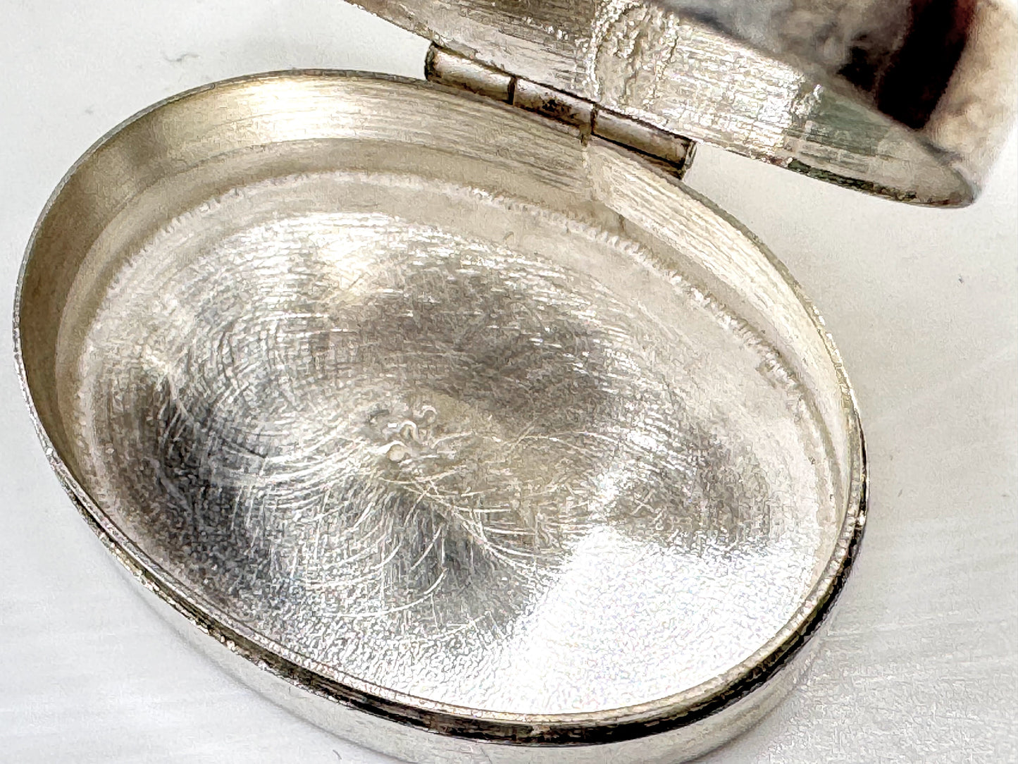 Vintage Sterling Silver Engraved Oval Pill Trinket Box Floral SS357