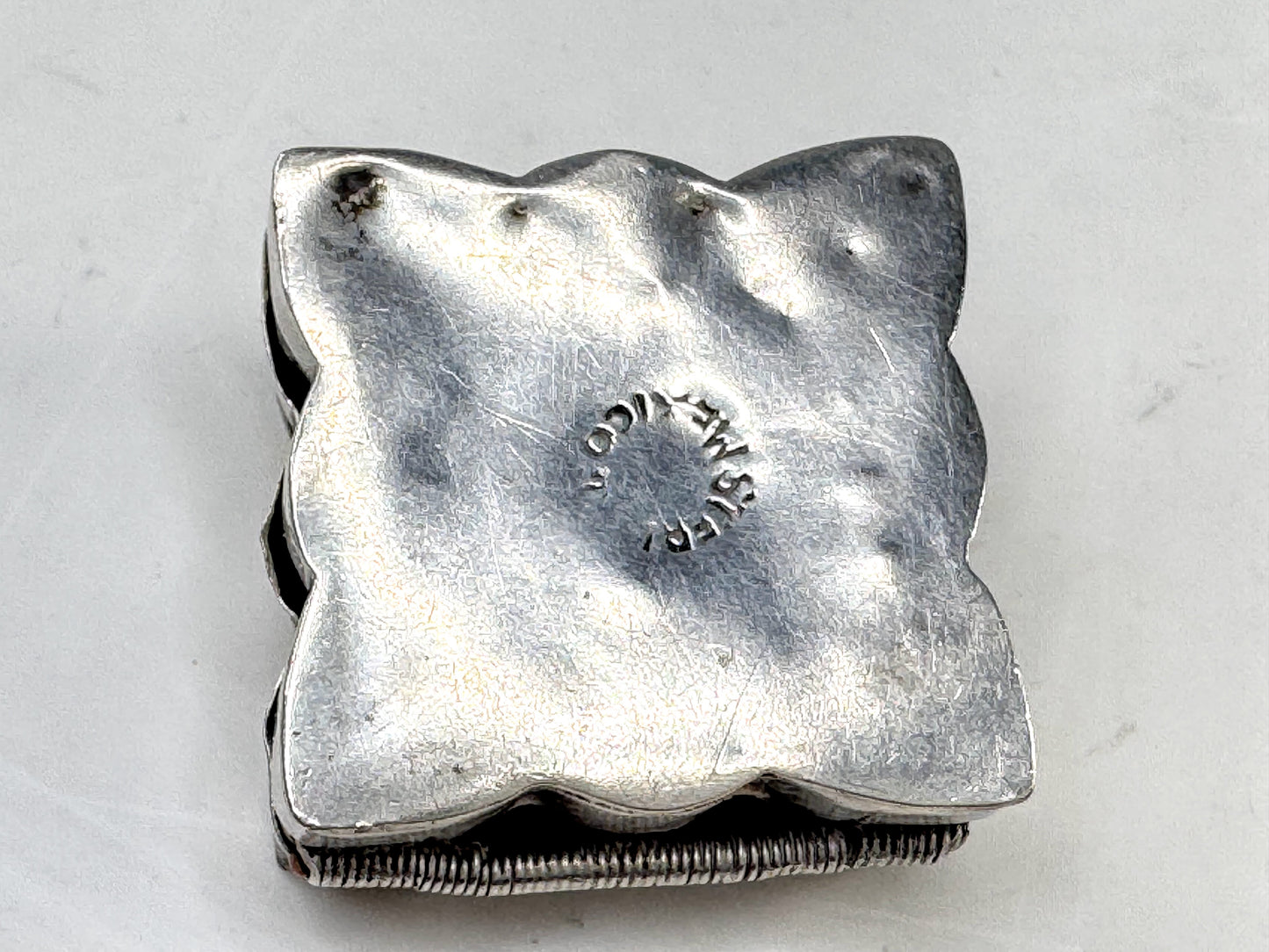Vintage Sterling Silver Square Pill Box with Opal Inlay 26x26x15mm 8.6g SS359