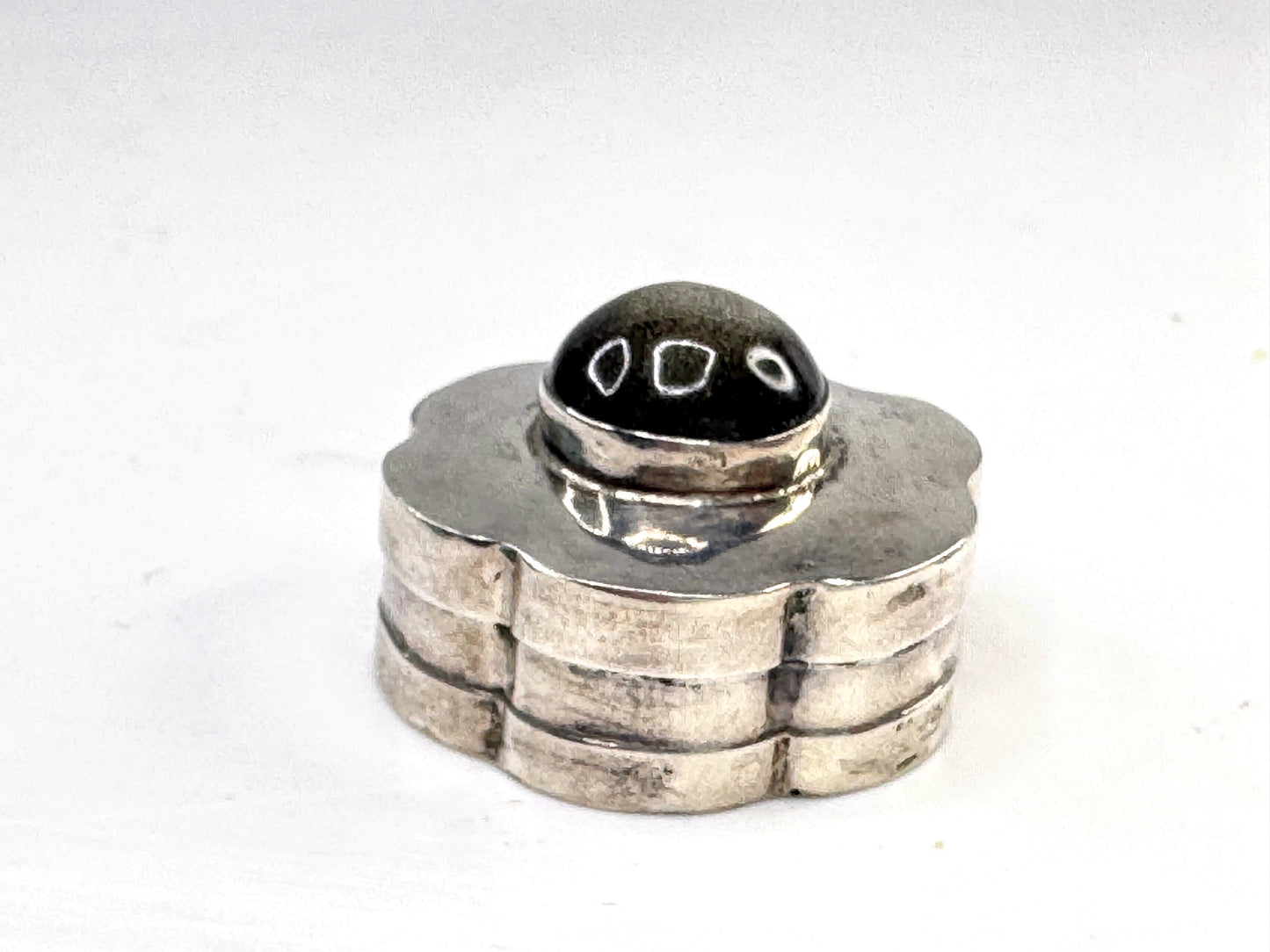 Vintage Sterling Silver Black Cat's Eye Flower Pill Trinket Box SS363