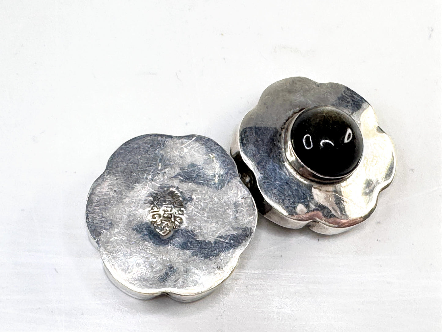 Vintage Sterling Silver Black Cat's Eye Flower Pill Trinket Box SS363