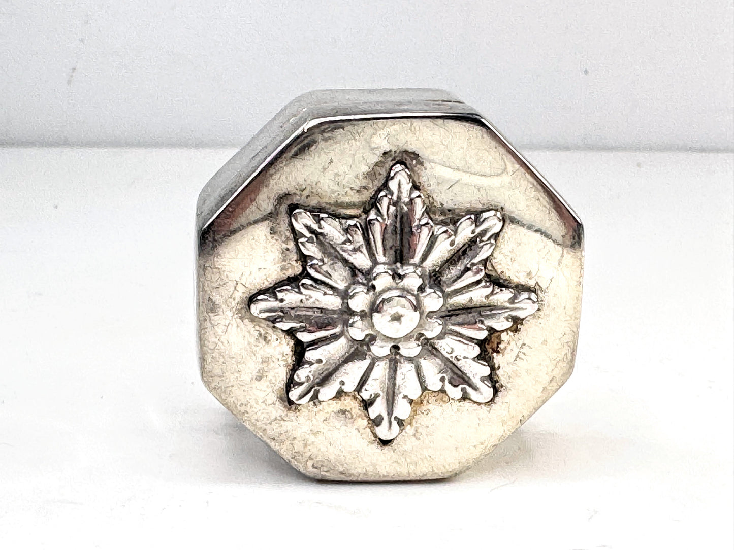 Vintage Sterling Silver Snowflake Hexagon Trinket Pill Box SS364