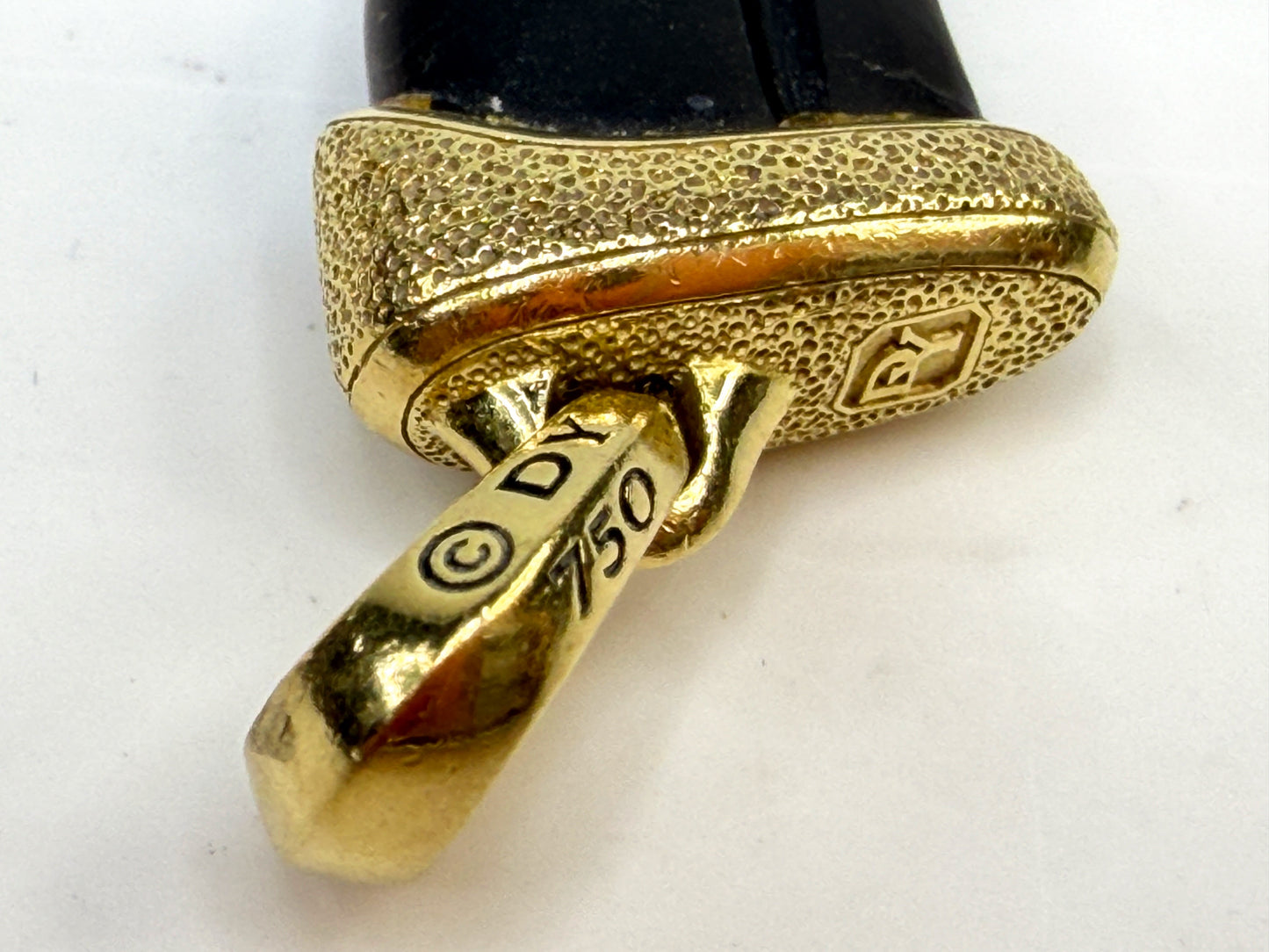Vintage David Yurman 18K Yellow Gold Onyx Petrvs Claw Amulet Pendant JR1492