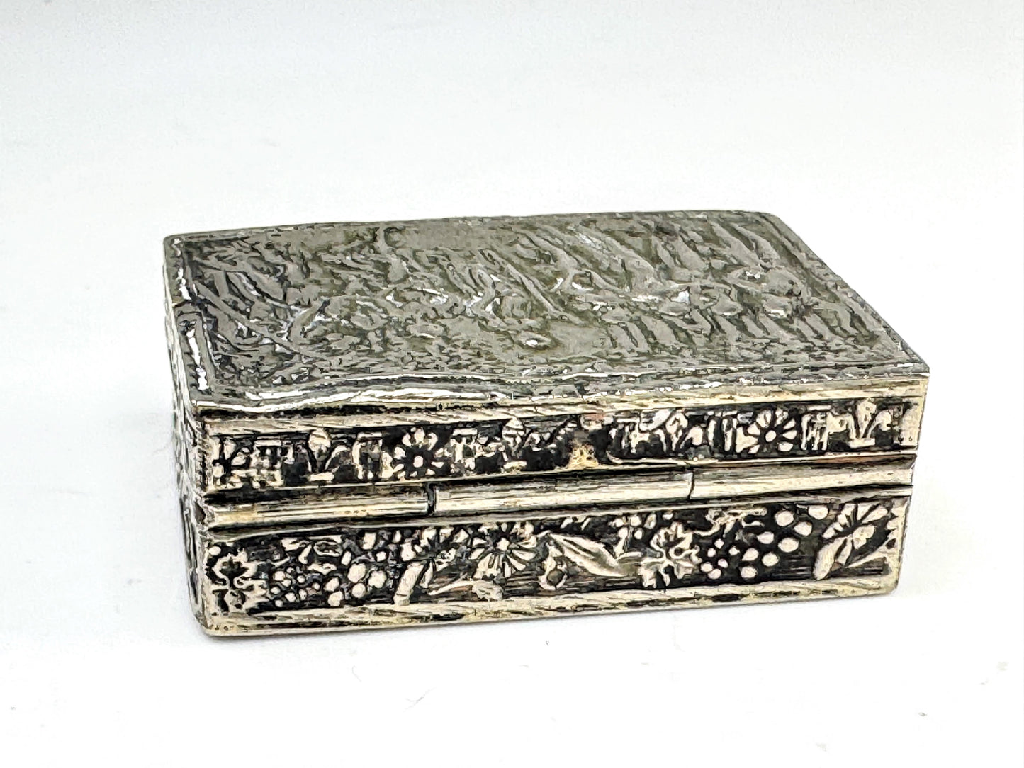 Vintage Repoussé Sterling Silver Classical Dancing Scene Pill Trinket Box SS368
