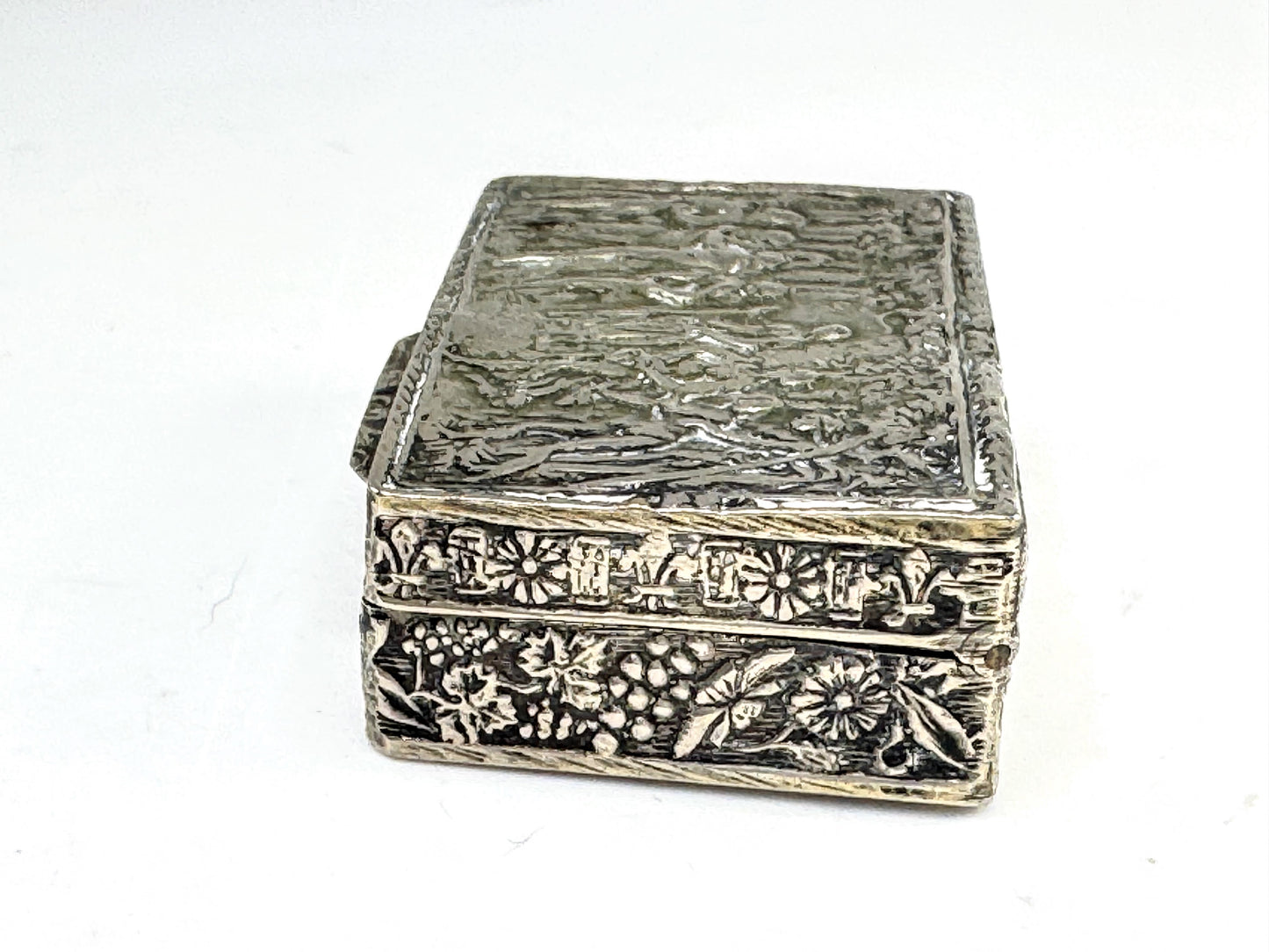 Vintage Repoussé Sterling Silver Classical Dancing Scene Pill Trinket Box SS368