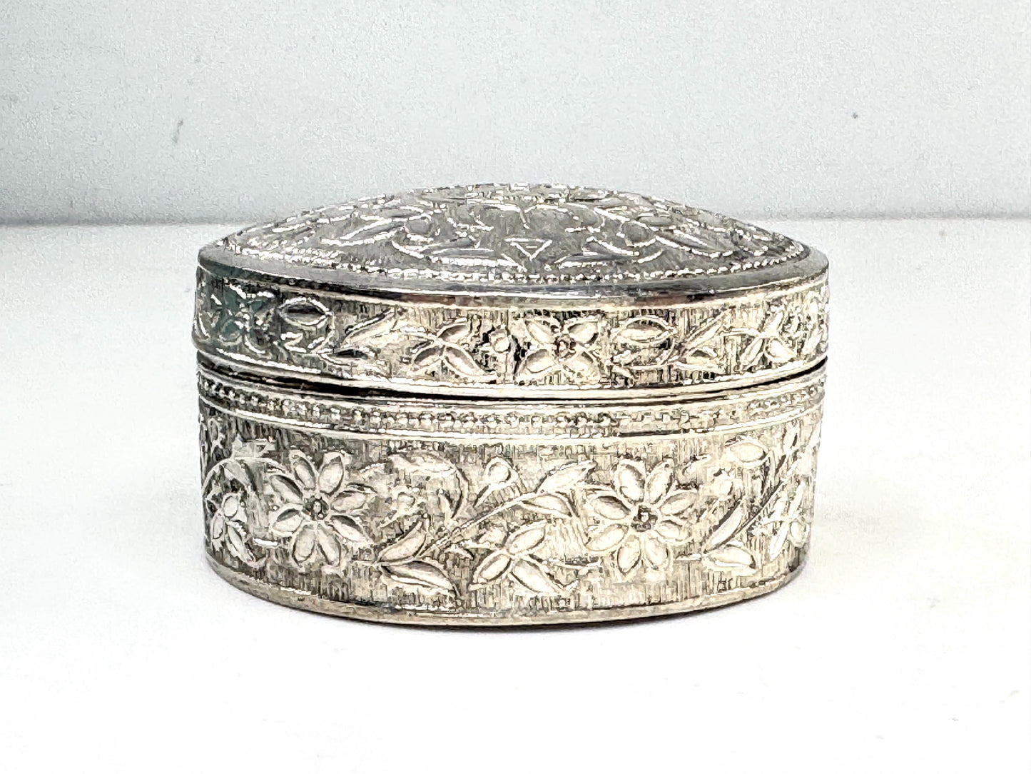 Vintage Sterling Silver Repousse Floral Oval Deep Trinket Box SS369 H925