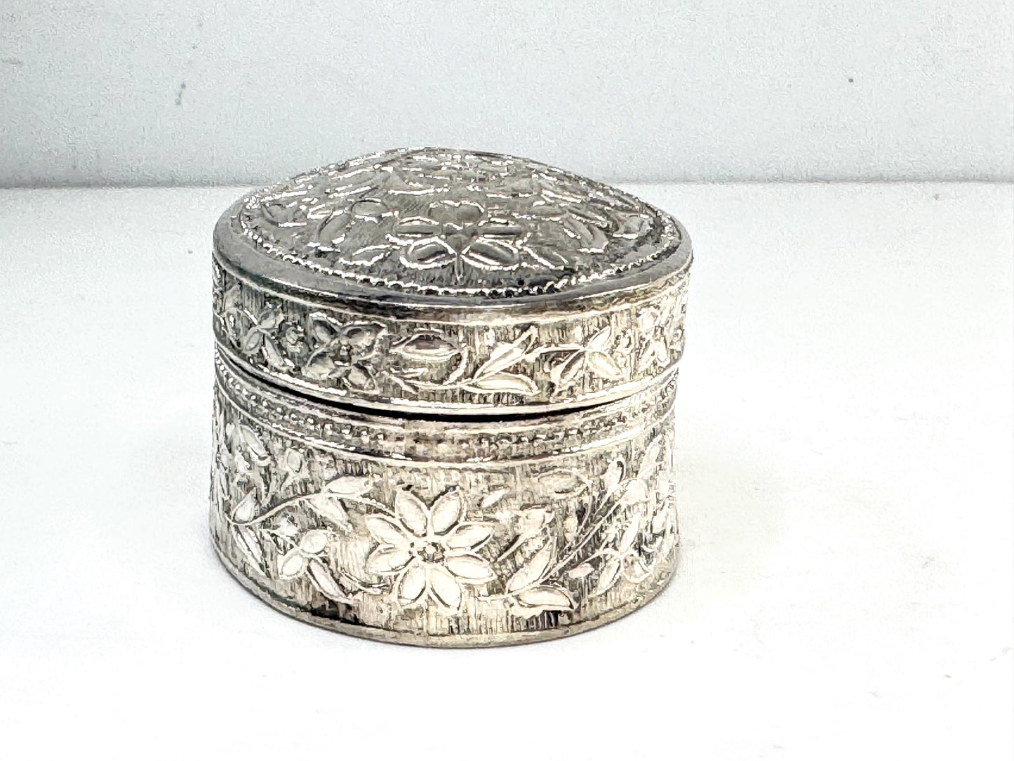 Vintage Sterling Silver Repousse Floral Oval Deep Trinket Box SS369 H925