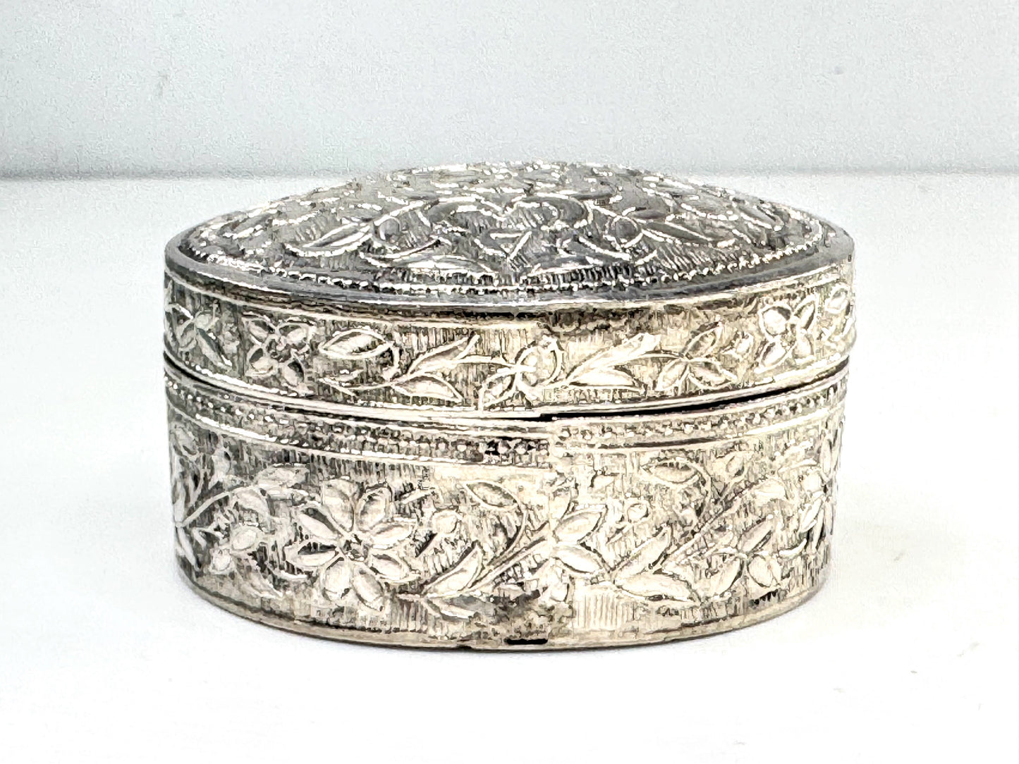 Vintage Sterling Silver Repousse Floral Oval Deep Trinket Box SS369 H925