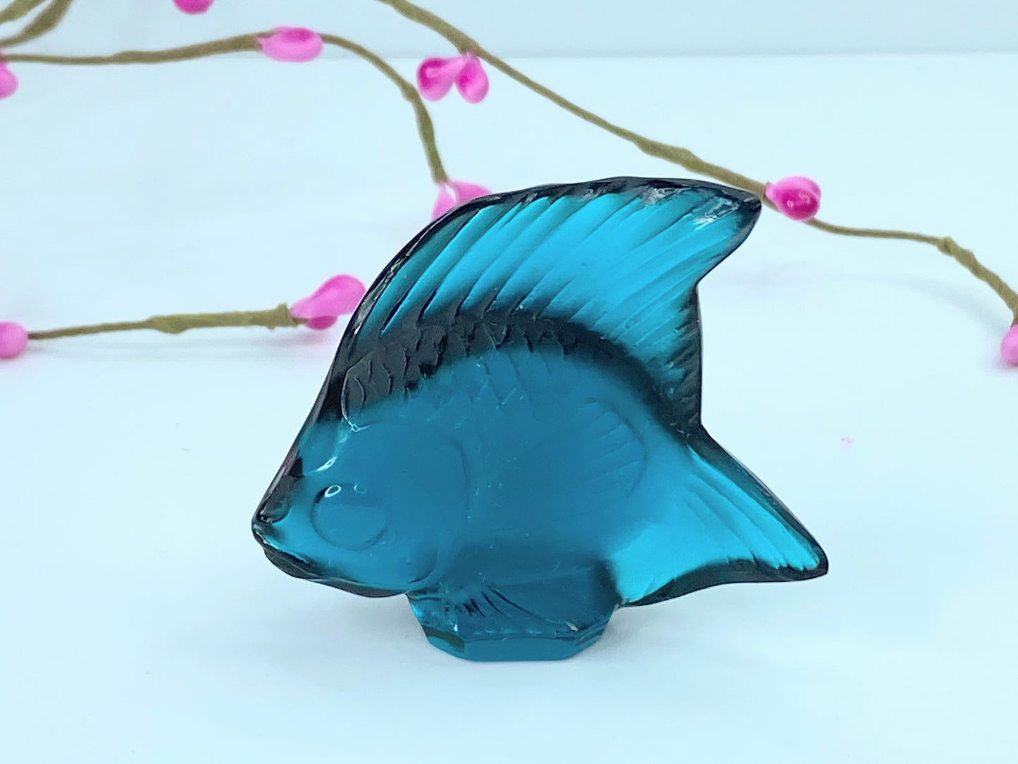 LALIQUE Fish Blu-Cap Ferrat 2" x 2 1/4"