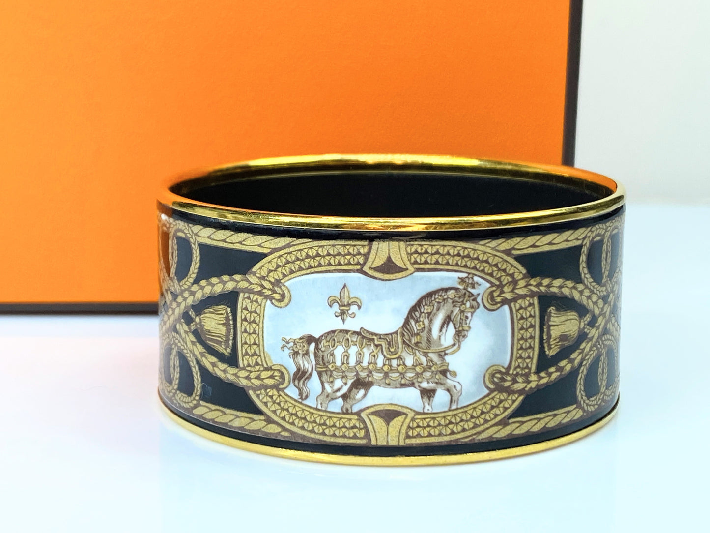 Hermès Grand Apparat Enamel Bangle Bracelet 70 (M) JR9719