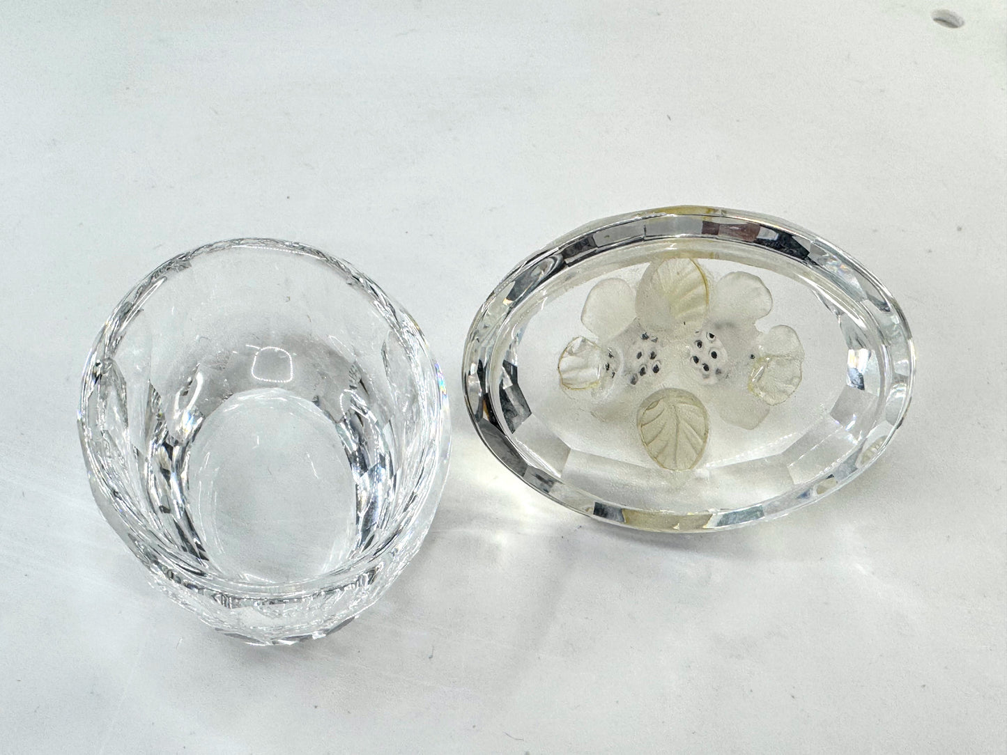 Retired Swarovski Anemone Frosted Crystal Floral Trinket Box Mint, COA S288