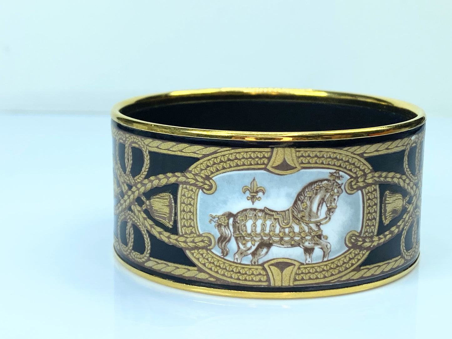 Hermès Grand Apparat Enamel Bangle Bracelet 70 (M) JR9719