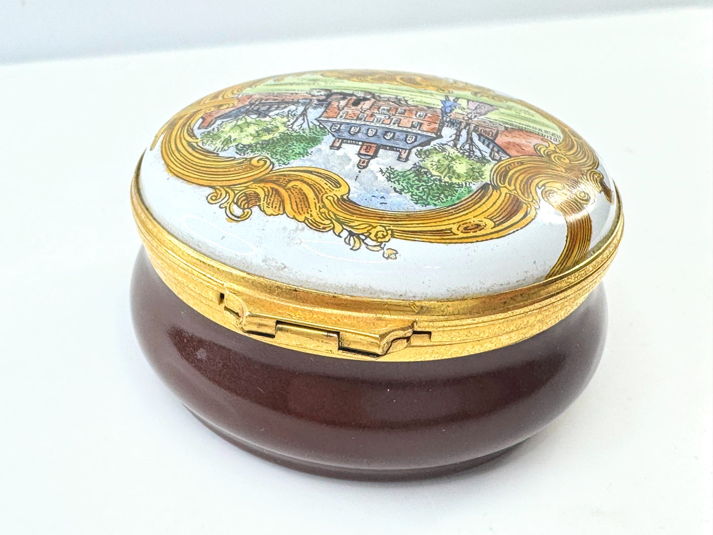 Vintage Colonial Williamsburg Governor’s Palace hinged Trinket Box 2 1/2" A929