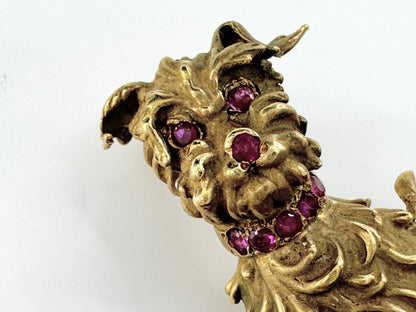 A fine 14ct yellow gold dog pattern Ruby eyes & Collar brooch 7.4g JR9392