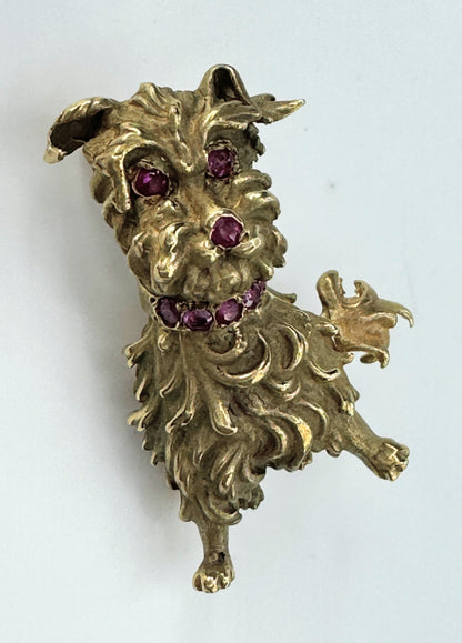 A fine 14ct yellow gold dog pattern Ruby eyes & Collar brooch 7.4g JR9392