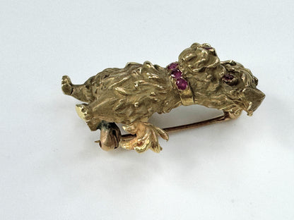 A fine 14ct yellow gold dog pattern Ruby eyes & Collar brooch 7.4g JR9392