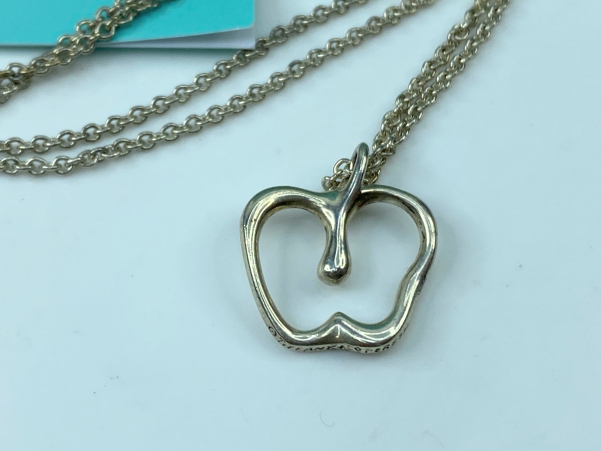 Tiffany & Co. Elsa Peretti Sterling Silver Apple Necklace authentic JR378