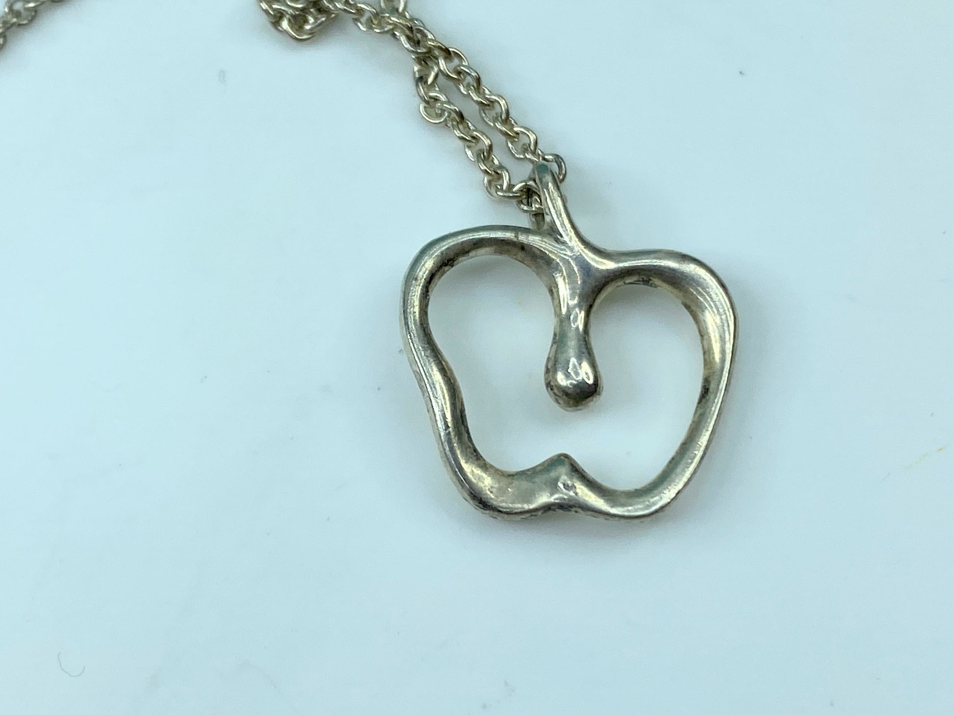 Tiffany & Co. Elsa Peretti Sterling Silver Apple Necklace authentic JR378