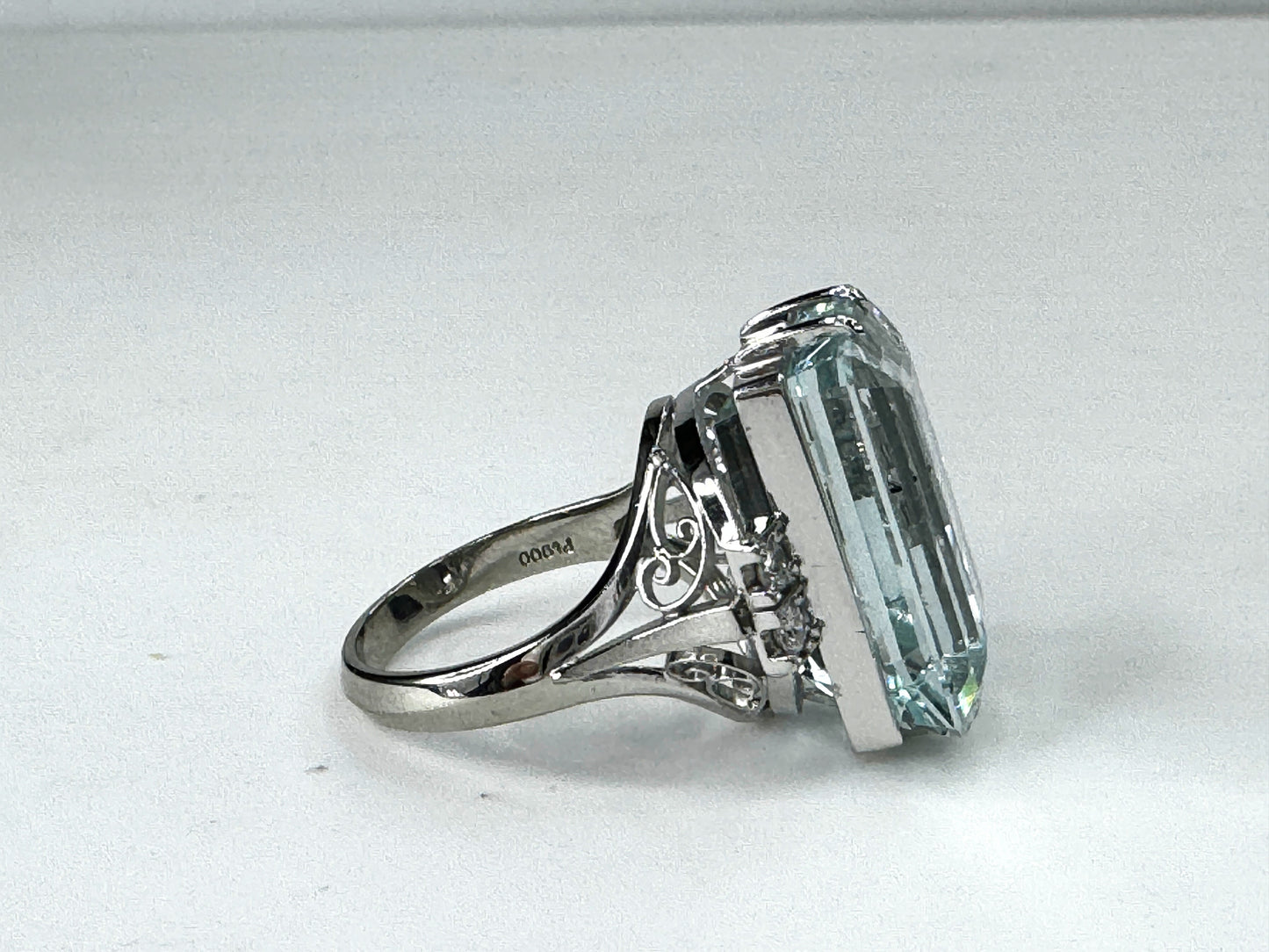 Mid-Century Platinum 19.50 Carat Aquamarine and Diamond Ring 11.4g s6.75 JR9394