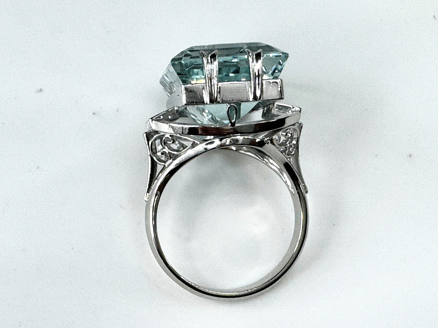 Mid-Century Platinum 19.50 Carat Aquamarine and Diamond Ring 11.4g s6.75 JR9394