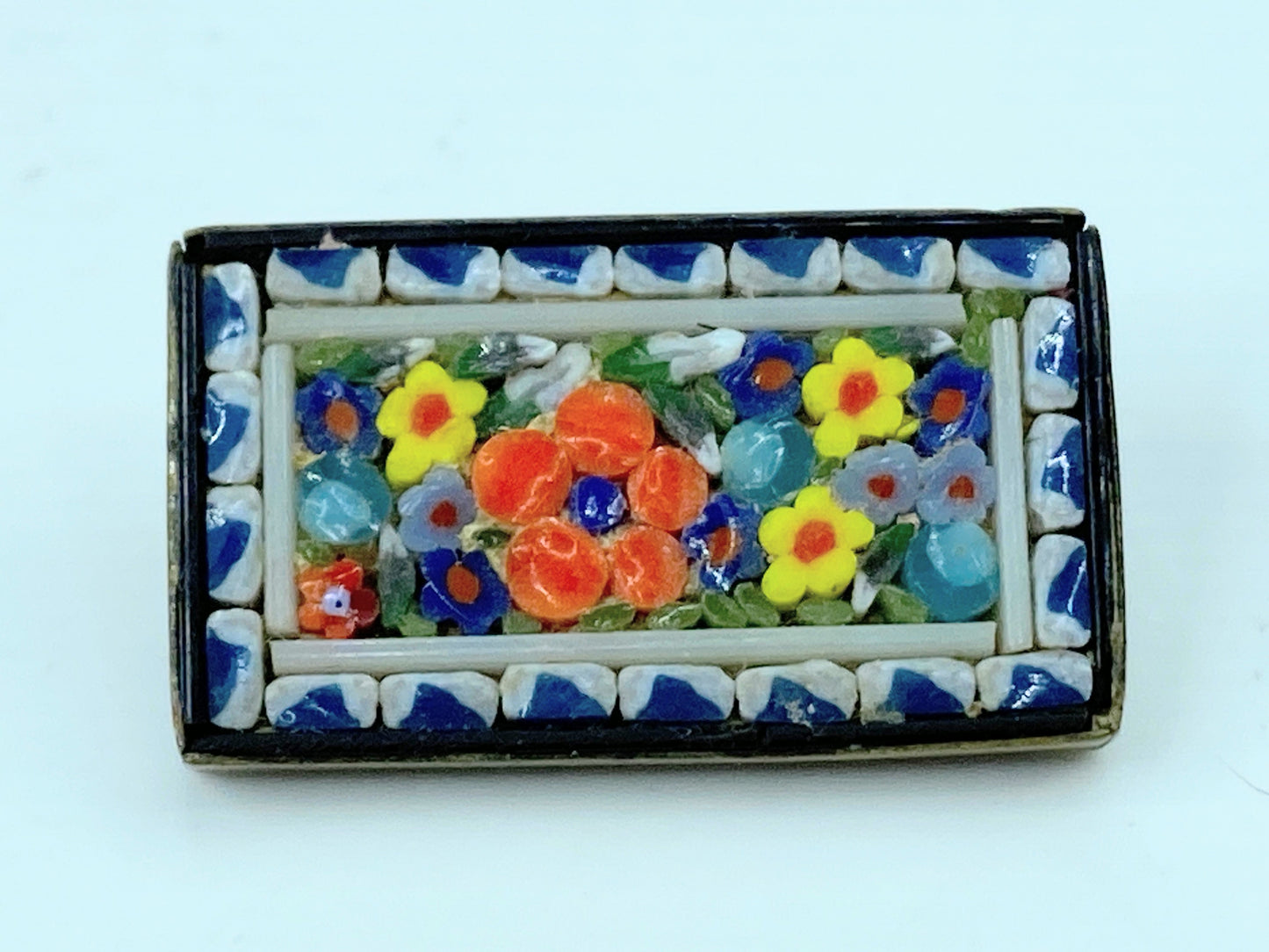 Italian Art Glass handmade Micro Mosaic Brooch in Gold Tone Setting 1 1/4" GS657