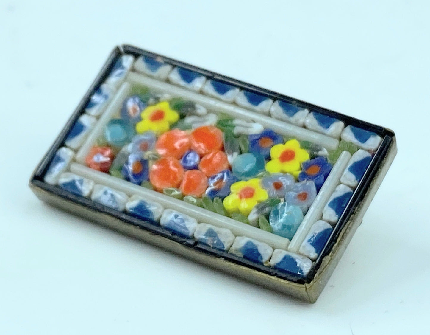 Italian Art Glass handmade Micro Mosaic Brooch in Gold Tone Setting 1 1/4" GS657