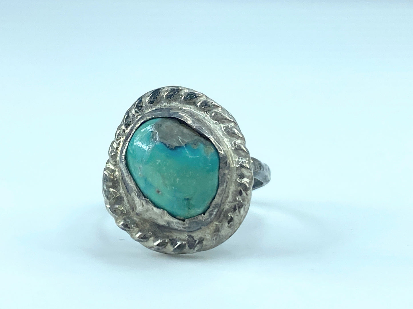 Native American Sterling silver Turquoise cabochon rope ring JR9350