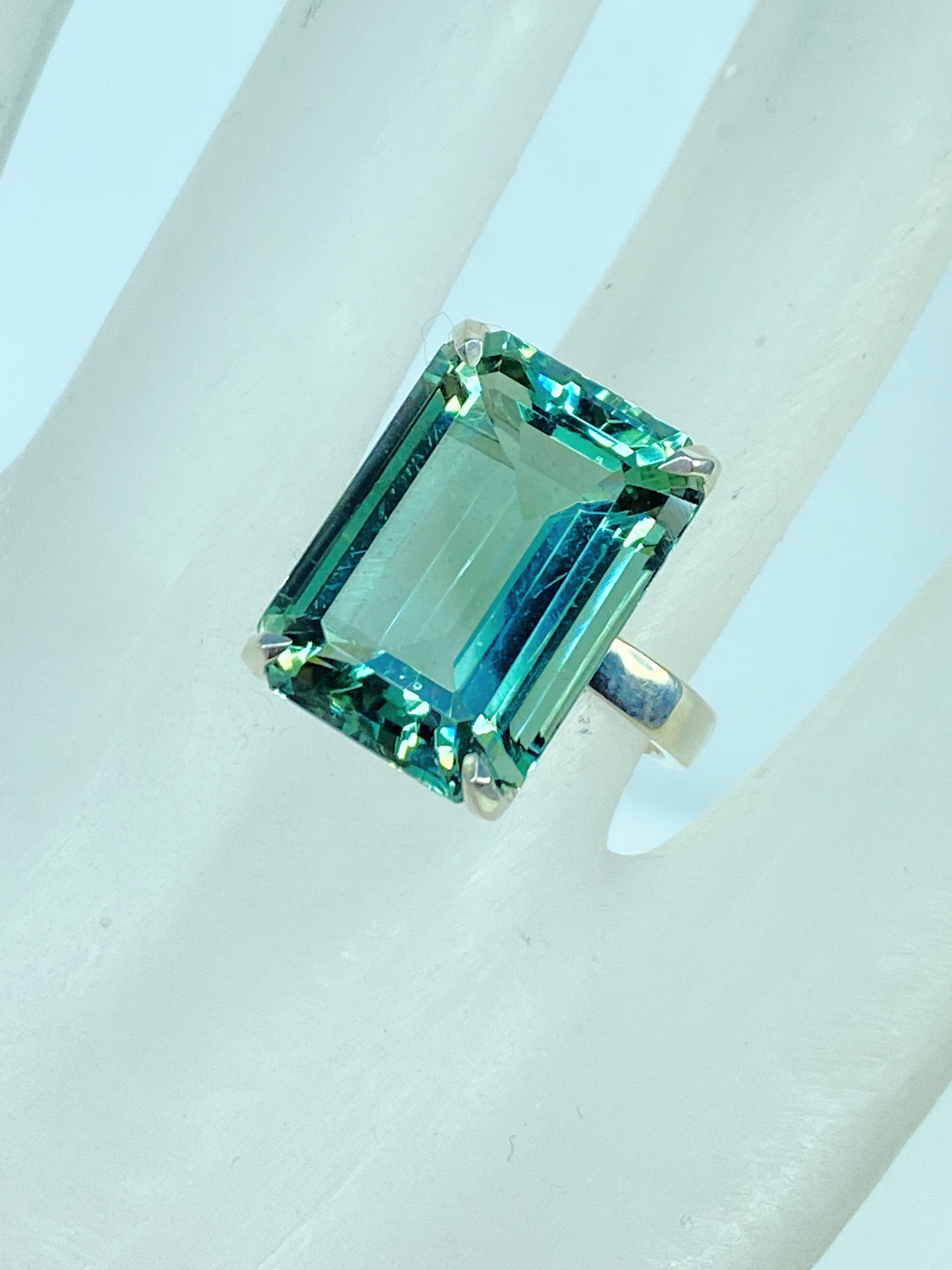 Vintage Tiffany Green Amethyst Ring 10 Carat Emerald Cut Prasiolite 7.3g JR978