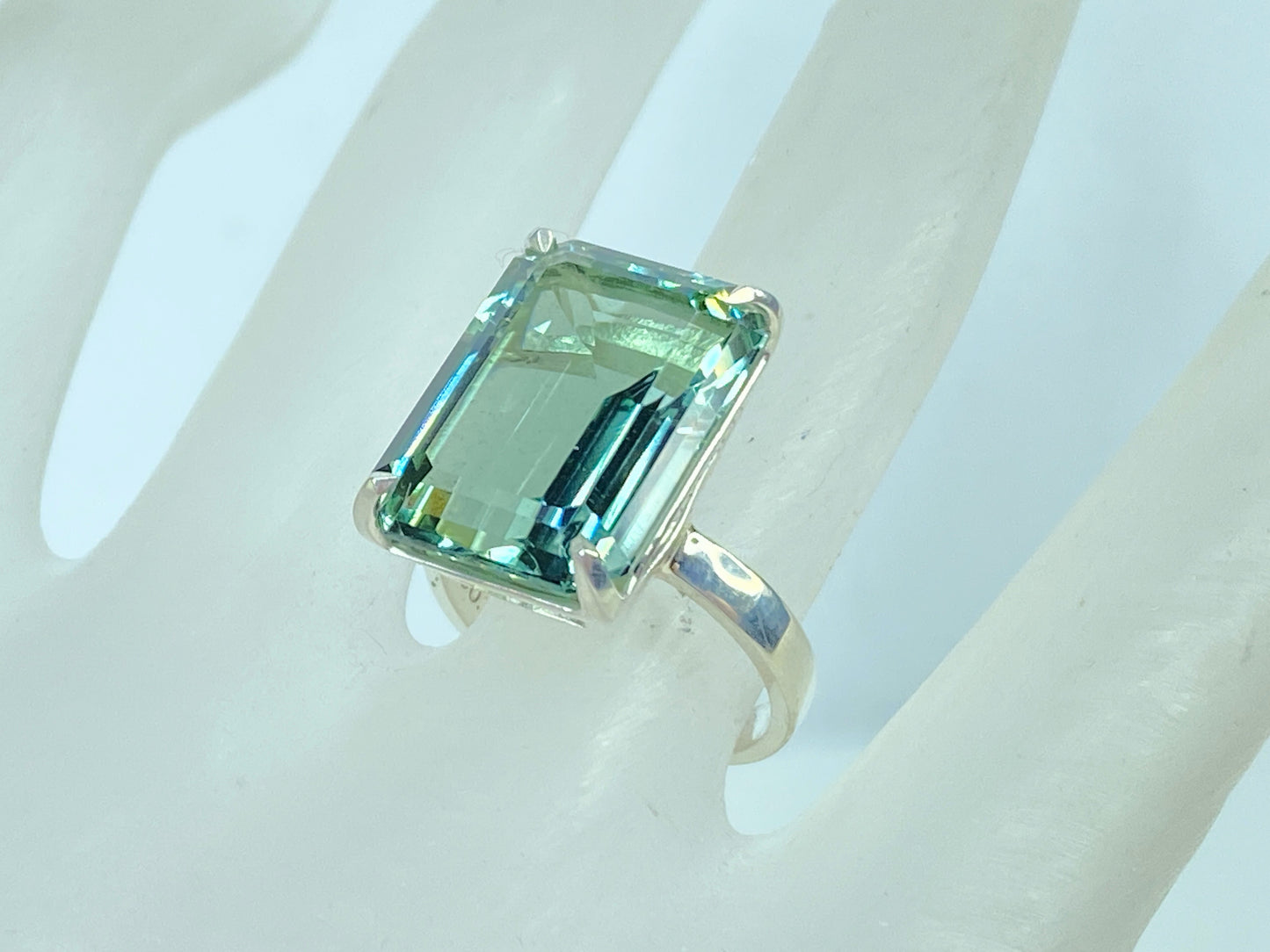 Vintage Tiffany Green Amethyst Ring 10 Carat Emerald Cut Prasiolite 7.3g JR978