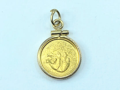 2000's 1/20th oz Panda Gold coin in 14K bezel 2.4g JR9175