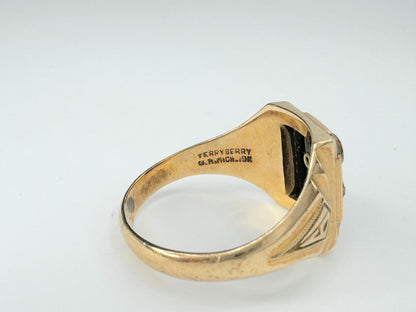 10K yellow gold Riley High School ring s8.5 5.2g JR9402