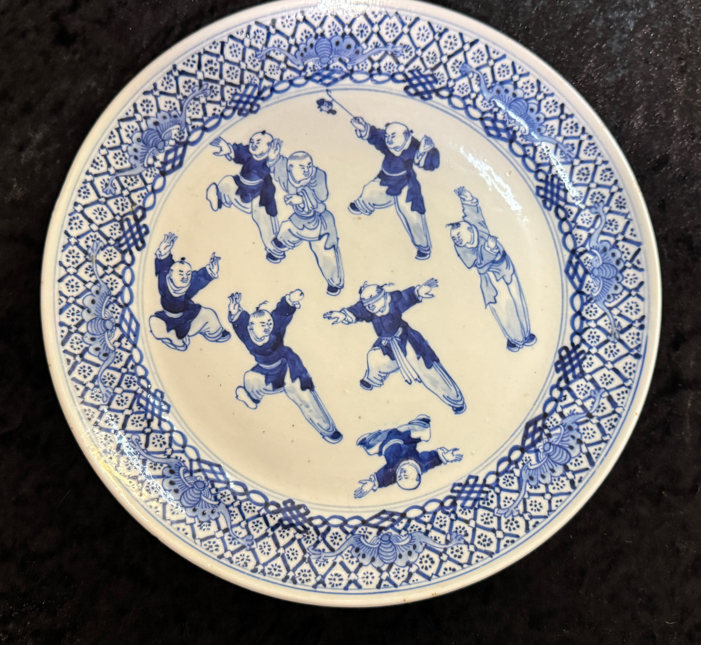Antique Chinese Blue and White Porcelain Figural Plate A939