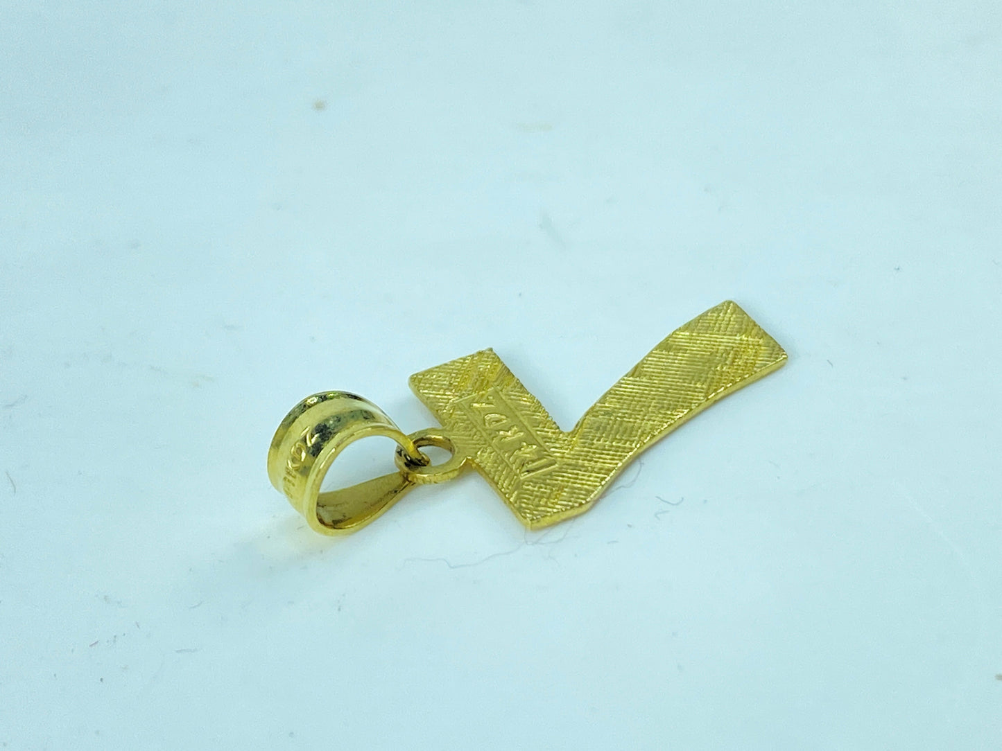 Solid Yellow 14k Gold Number 7 Pendant - Symbolic Lucky Number Charm JR984