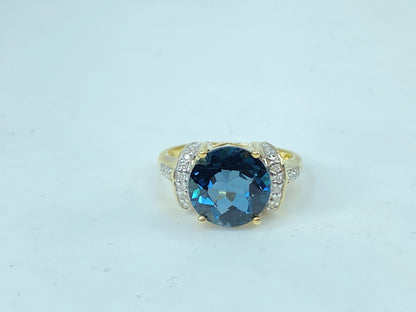 Vintage 10 Karat Yellow Gold Blue Topaz and Diamond 3.5g s6 JR985