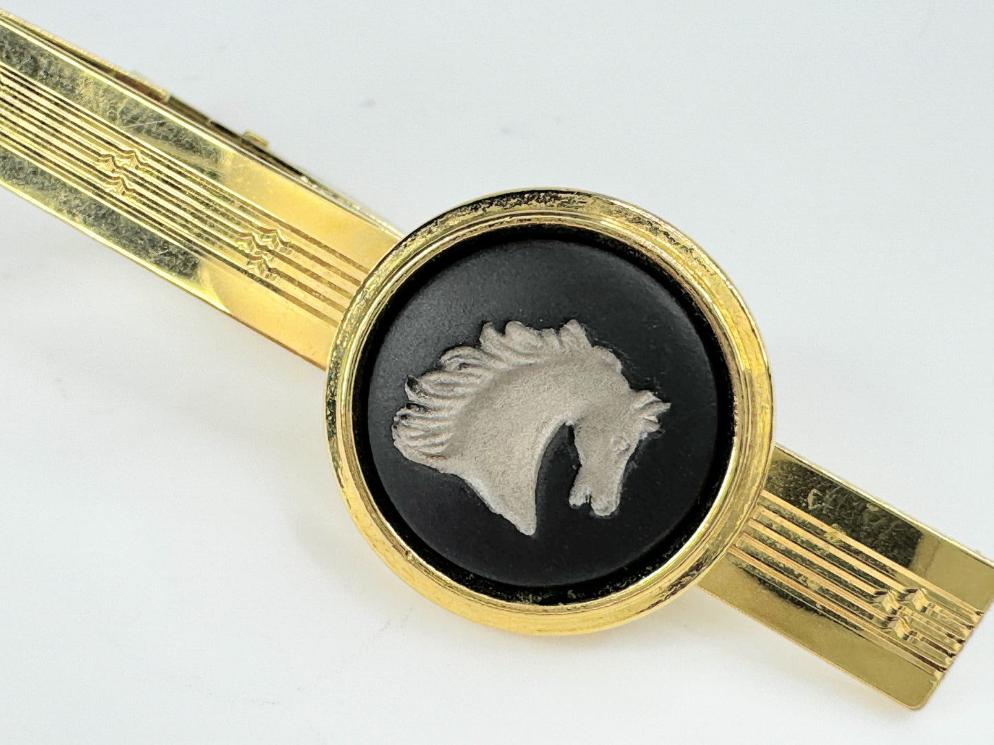 Wedgewood Horse head black Jasperware gold gild tie clip JR9411