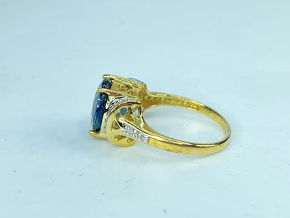 Vintage 10 Karat Yellow Gold Blue Topaz and Diamond 3.5g s6 JR985