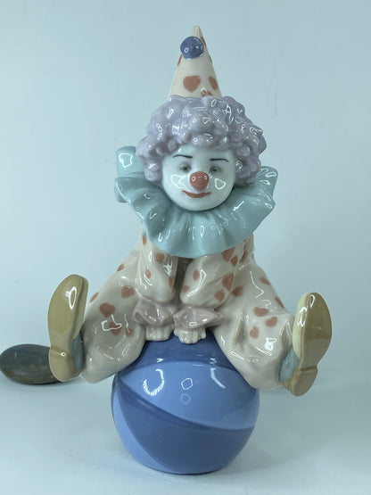 LLADRO "Having a Ball" Retired Figurine 5813 Circus Clown on a Ball