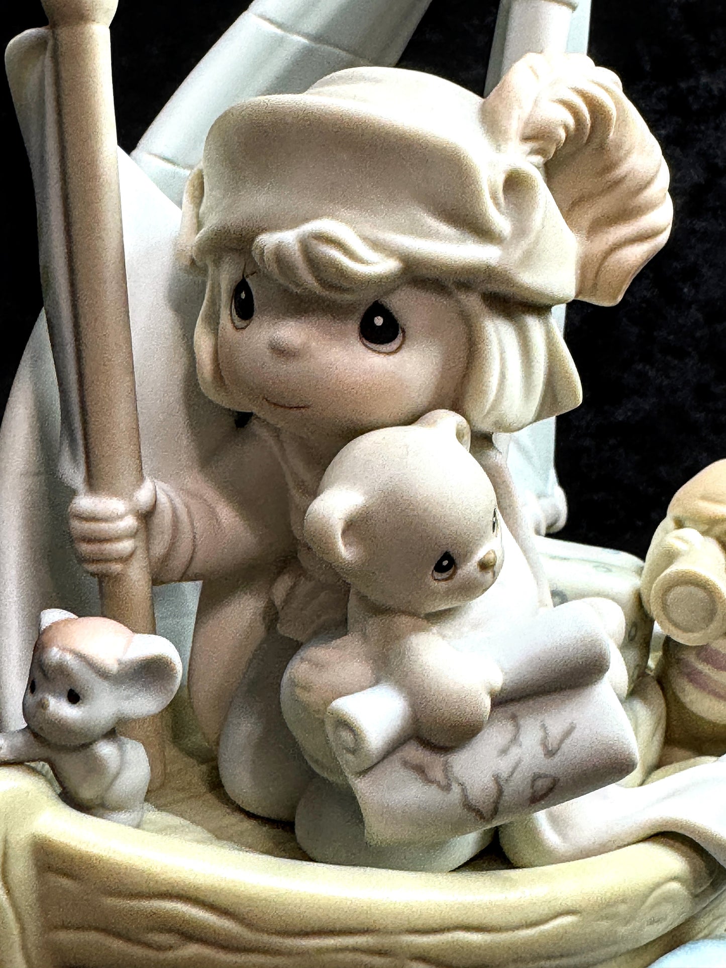 Precious Moments Limited Edition "This Land Is Our Land" Figurine Box Mint A949