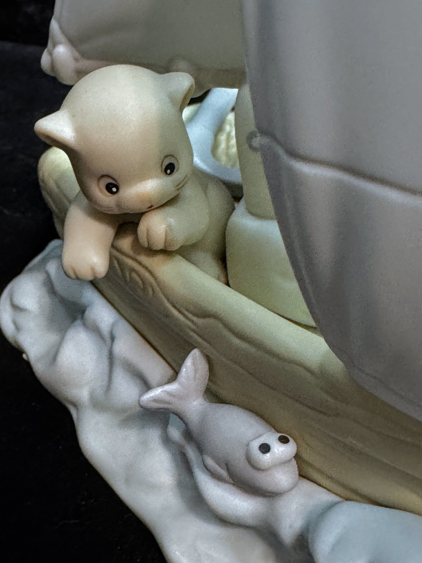 Precious Moments Limited Edition "This Land Is Our Land" Figurine Box Mint A949