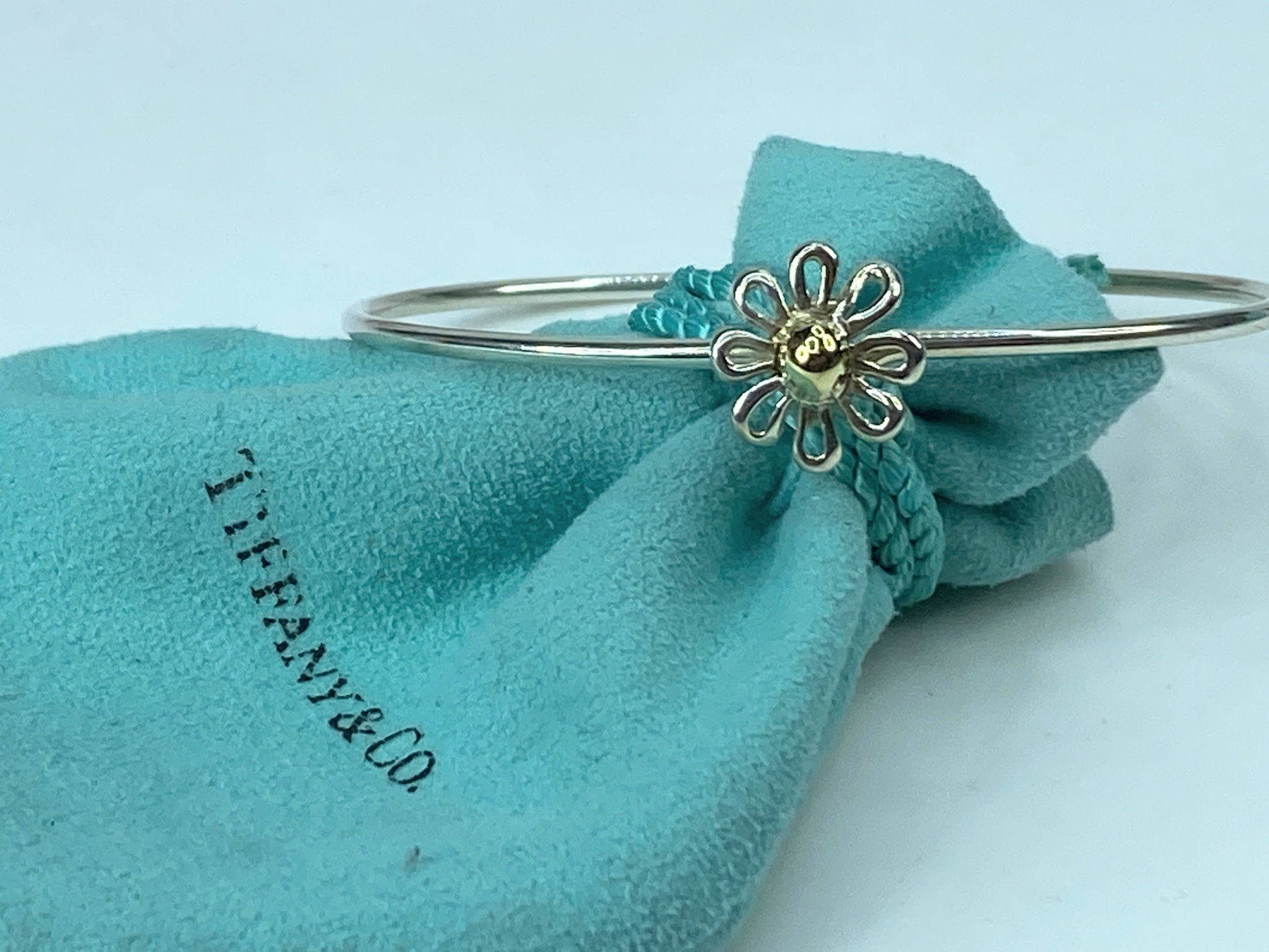 Tiffany & Co Paloma Picasso 18K Gold Silver Daisy Bangle Hook 6.5 7g JR314