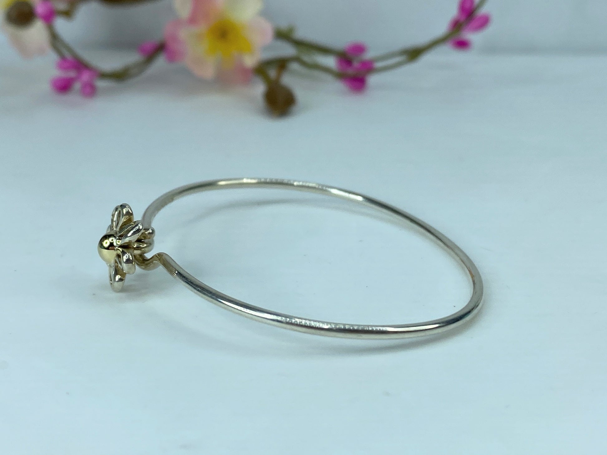 Tiffany & Co Paloma Picasso 18K Gold Silver Daisy Bangle Hook 6.5 7g JR314
