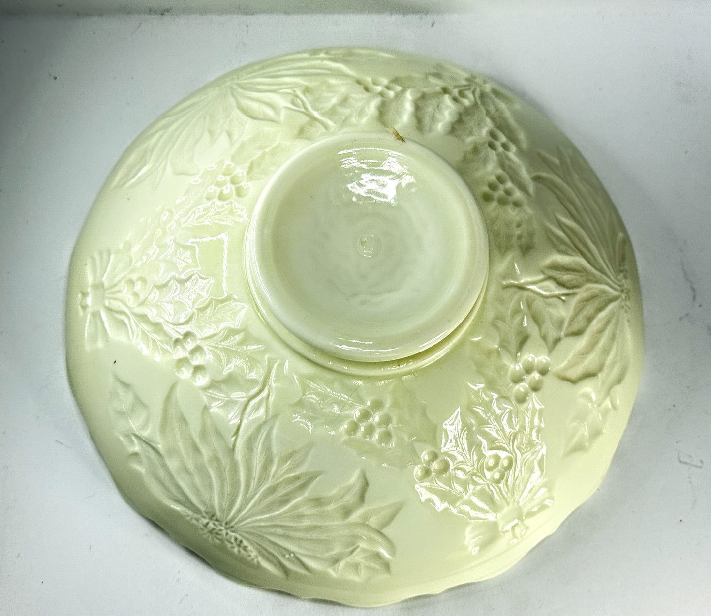 Antique Northwood Holly Carnival Glass Ruffled Bowl Yellow A955