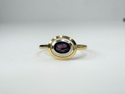 18K bi-color gold oval Garnet ring s5.5 1.5g JR9432