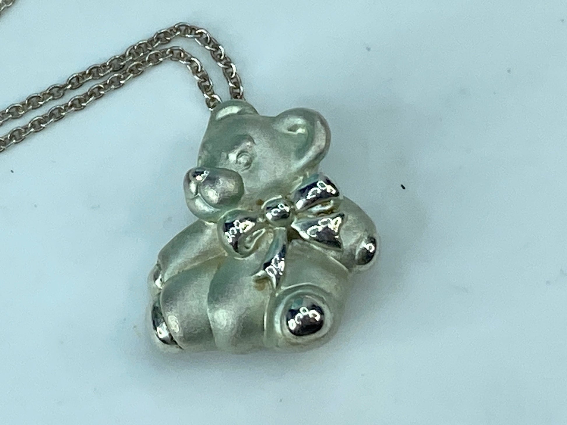 Tiffany & Co Sterling Silver Teddy Bear with Ribbon Bow Necklace 16" Chain JR324