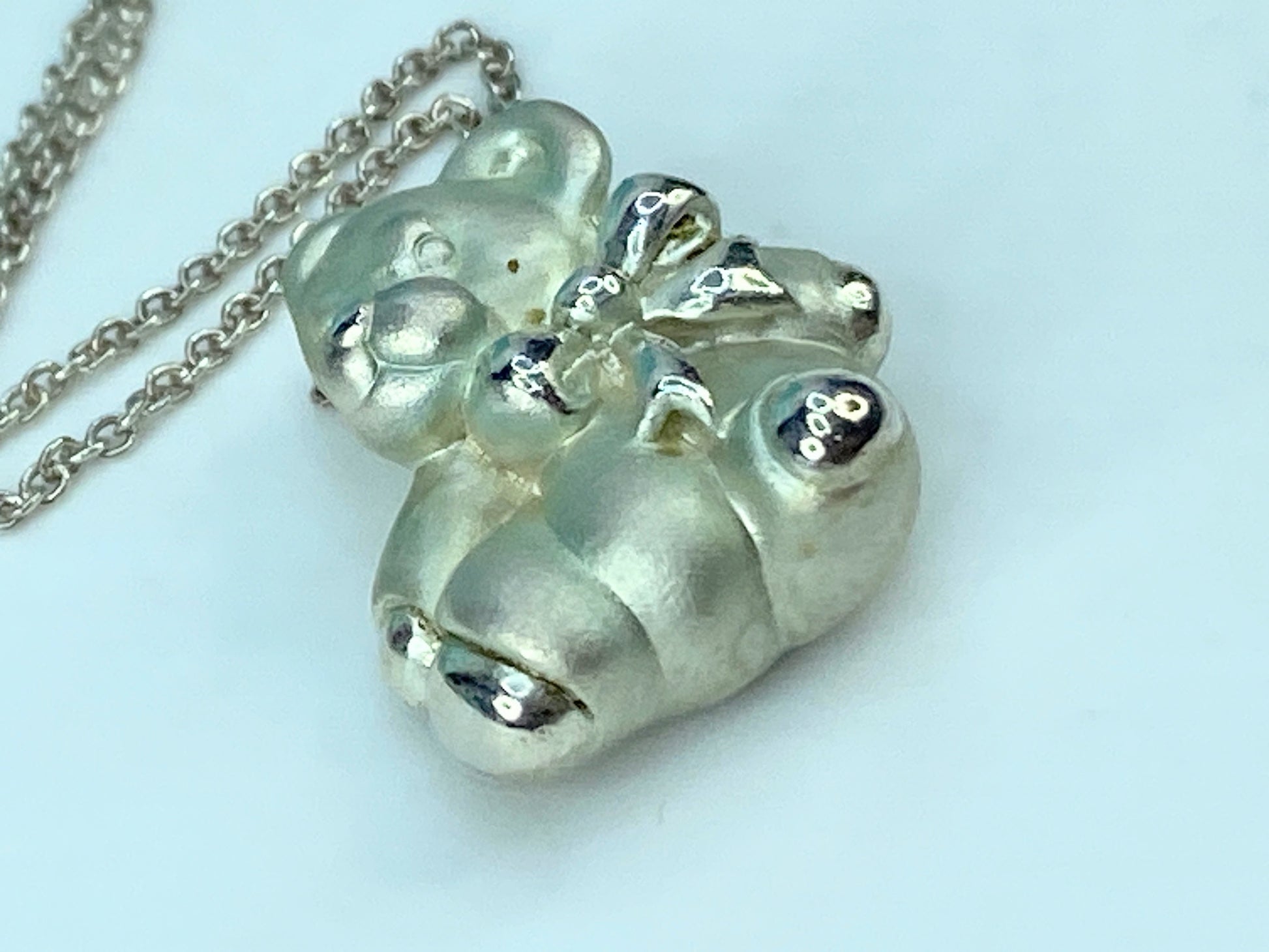 Tiffany & Co Sterling Silver Teddy Bear with Ribbon Bow Necklace 16" Chain JR324
