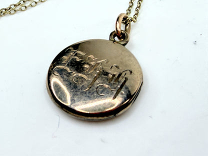 Antique Gold Locket Pendant Necklace 14K 15 Inch Round Locket JR1537