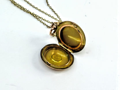 Antique Gold Locket Pendant Necklace 14K 15 Inch Round Locket JR1537