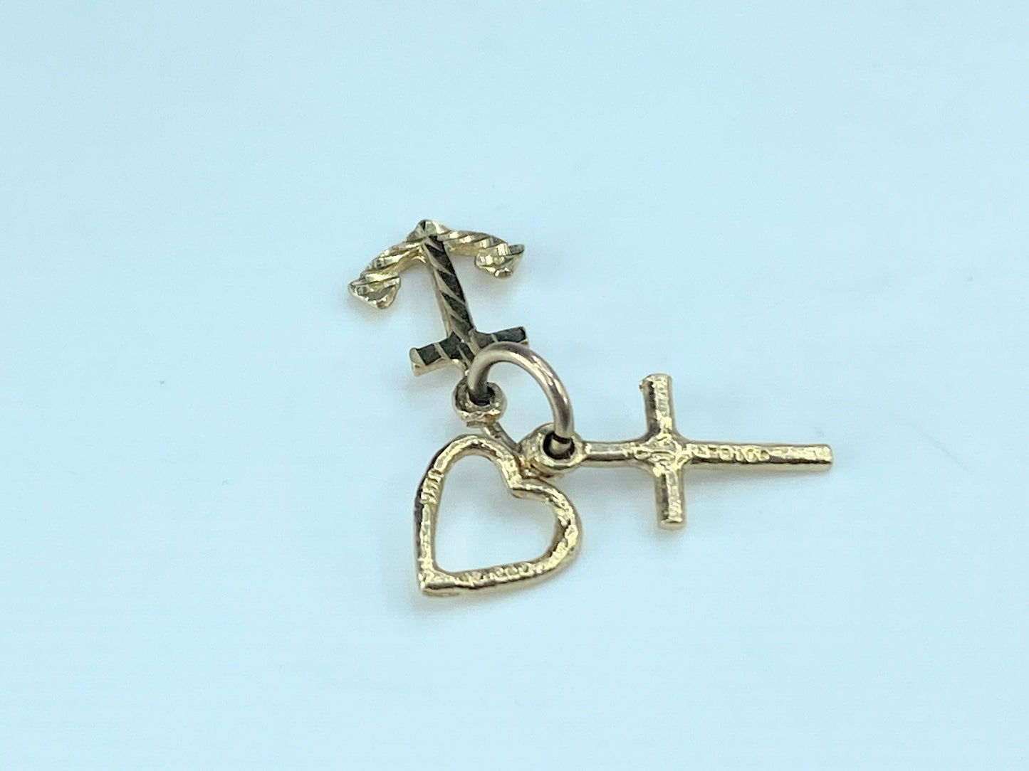 10K yellow gold Love, Faith and Hope charm JR9195