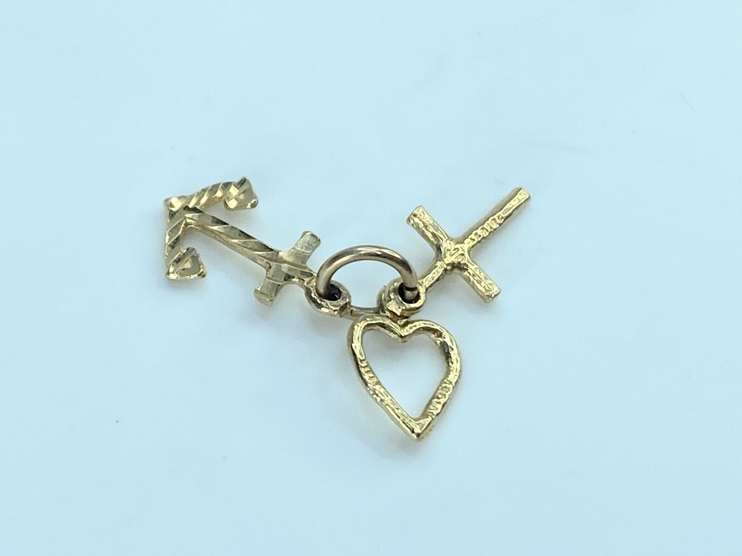 10K yellow gold Love, Faith and Hope charm JR9195